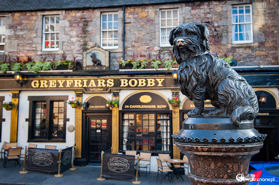 Edynburg. Greyfriars Kirkyard i Greyfriars Bobby. - foto: wnieznane.pl Edynburg. Greyfriars Kirkyard i Greyfriars Bobby. - foto: wnieznane.pl