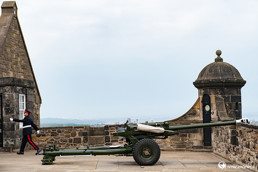 Edynburg Na Terenie Zamku W Edynburgu Edinburgh Castle 1 O Clock Gun Zdjecie Foto Wnieznane Pl