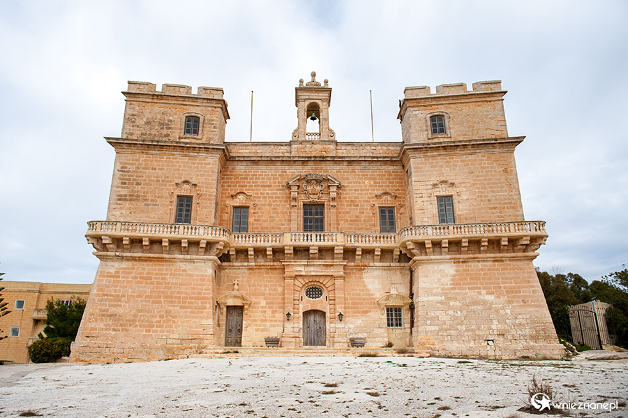 Malta. Pałac Selmun niedaleko miejscowości Mellieha. - foto: wnieznane.pl Malta. Pałac Selmun niedaleko miejscowości Mellieha. - foto: wnieznane.pl