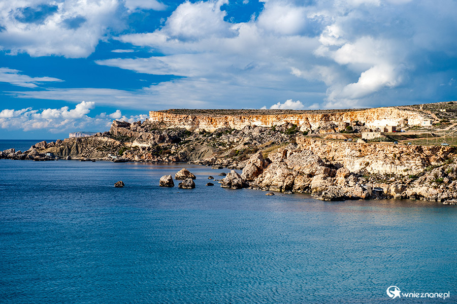 Malta. Klif w okolicy Ghajn Tuffieha. - foto: wnieznane.pl Malta. Klif w okolicy Ghajn Tuffieha. - foto: wnieznane.pl