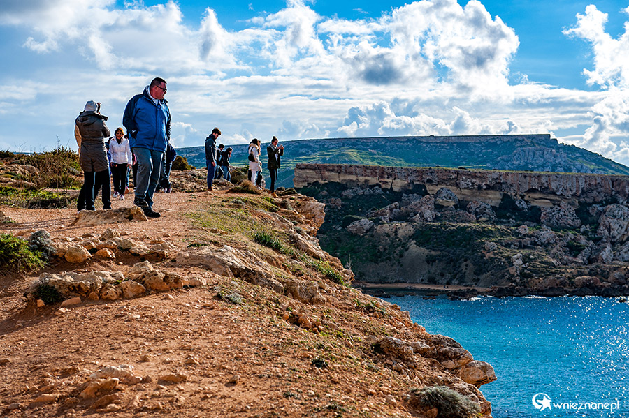 Malta. Na klifie w okolicy Ghajn Tuffieha. - foto: wnieznane.pl Malta. Na klifie w okolicy Ghajn Tuffieha. - foto: wnieznane.pl