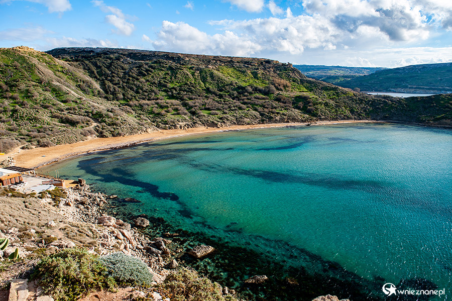 Malta. Widok na piaszczystą plażę Ghajn Tuffieha. - foto: wnieznane.pl Malta. Widok na piaszczystą plażę Ghajn Tuffieha. - foto: wnieznane.pl