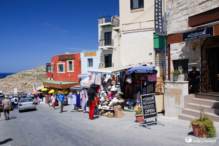 Malta. Stąd odpływają łódki do Blue Grotto. - foto: wnieznane.pl Malta. Stąd odpływają łódki do Blue Grotto. - foto: wnieznane.pl