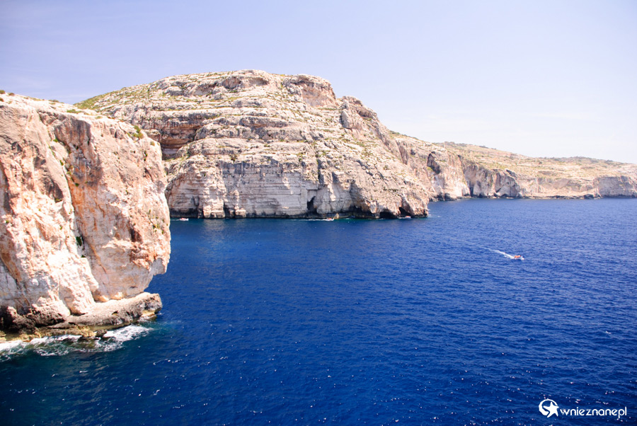 Malta. Klifowe wybrzeże niedaleko Blue Grotto. - foto: wnieznane.pl Malta. Klifowe wybrzeże niedaleko Blue Grotto. - foto: wnieznane.pl