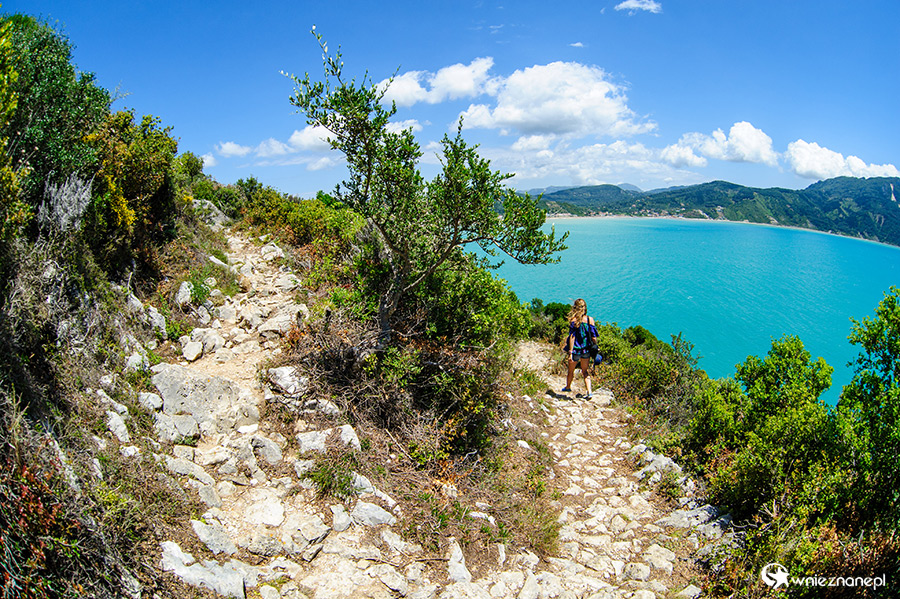 Korfu. W drodze na plażę Porto Timoni niedaleko Afionas. - foto: wnieznane.pl Korfu. W drodze na plażę Porto Timoni niedaleko Afionas. - foto: wnieznane.pl