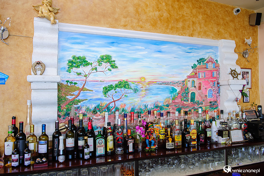 Korfu. W jednej z tawern w miejscowości Lakones. - foto: wnieznane.pl Korfu. W jednej z tawern w miejscowości Lakones. - foto: wnieznane.pl