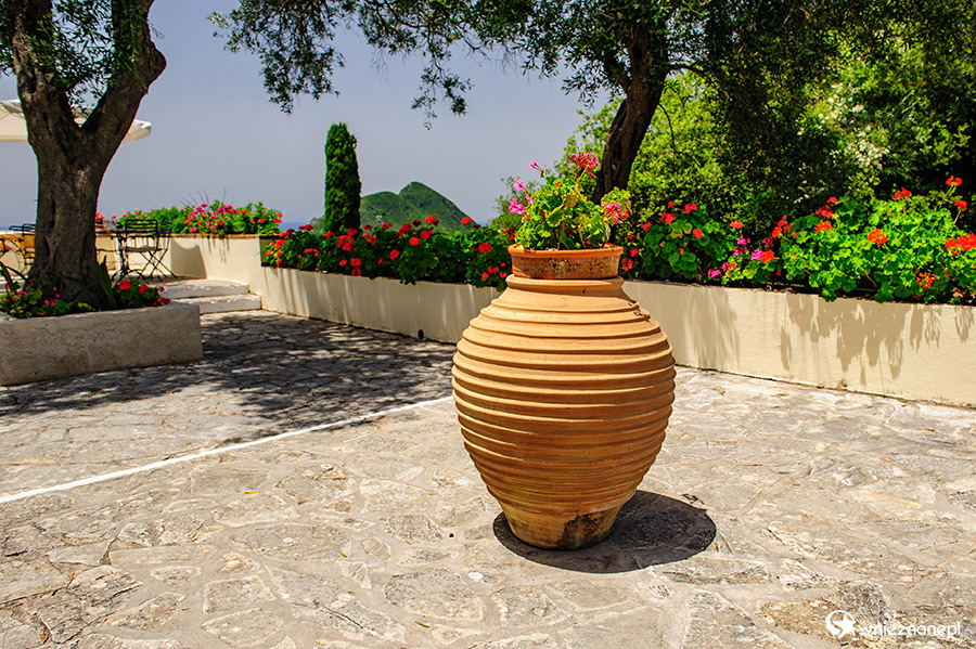 Korfu. Grecka waza - pitos. - foto: wnieznane.pl Korfu. Grecka waza - pitos. - foto: wnieznane.pl