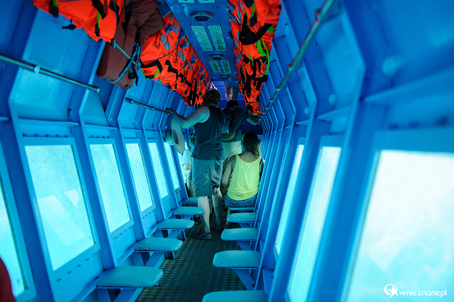 Korfu. Rejs łodzią podwodną w miejscowości Paleokastritsa. - foto: wnieznane.pl Korfu. Rejs łodzią podwodną w miejscowości Paleokastritsa. - foto: wnieznane.pl