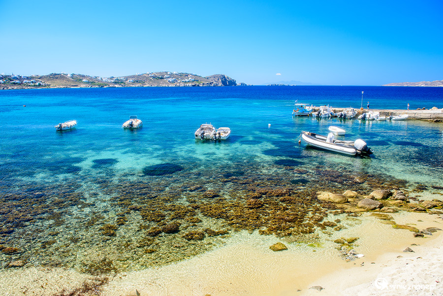 Mykonos. Łodzie przy plaży Agios Ioannis. - foto: wnieznane.pl Mykonos. Łodzie przy plaży Agios Ioannis. - foto: wnieznane.pl