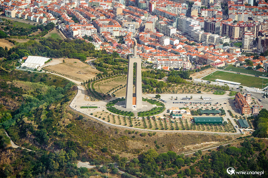 Lizbona. Pomnik Chrystusa Króla. - foto: wnieznane.pl Lizbona. Pomnik Chrystusa Króla. - foto: wnieznane.pl