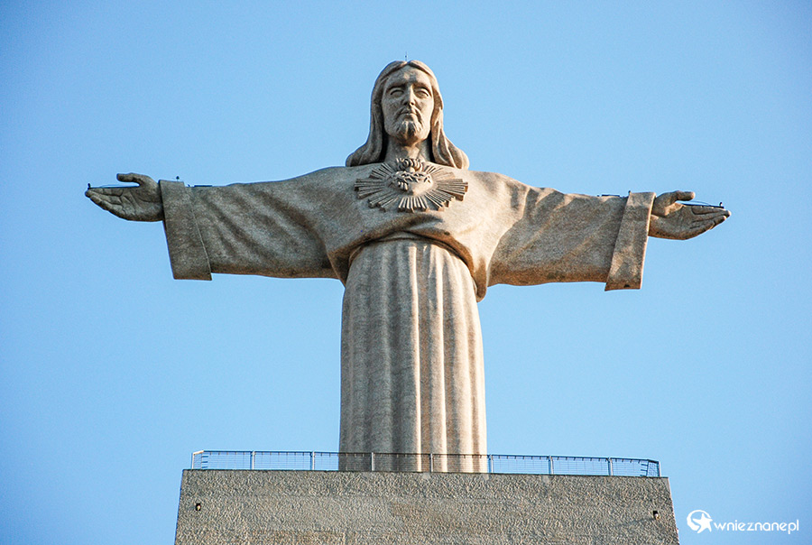 Lizbona. Pomnik Chrystusa Króla. - foto: wnieznane.pl Lizbona. Pomnik Chrystusa Króla. - foto: wnieznane.pl