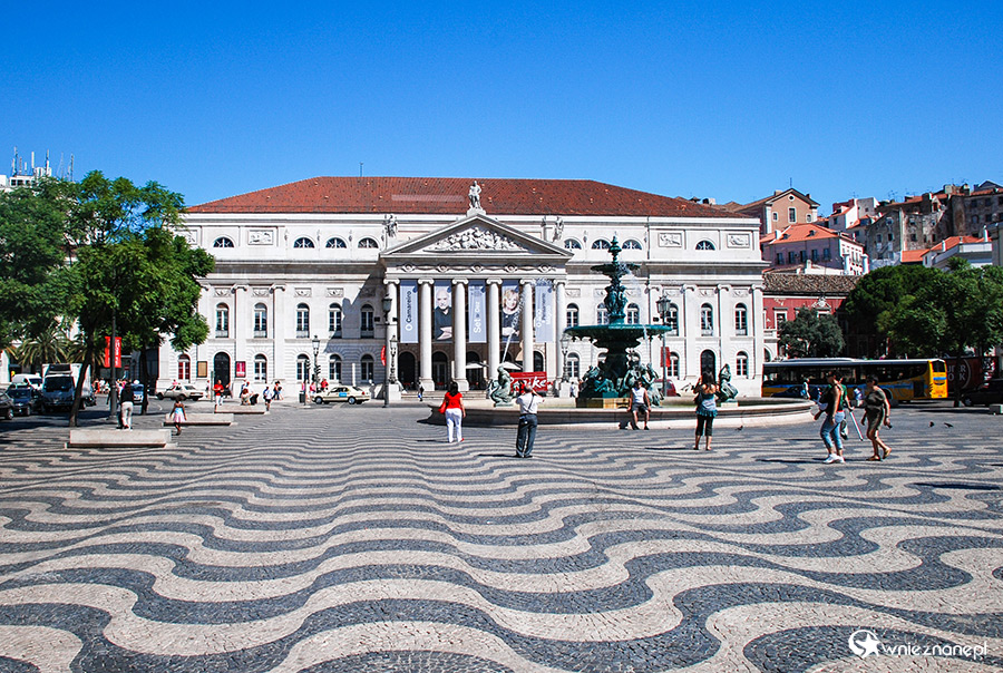 Lizbona. Praça Dom Pedro IV (Rossio). - foto: wnieznane.pl Lizbona. Praça Dom Pedro IV (Rossio). - foto: wnieznane.pl
