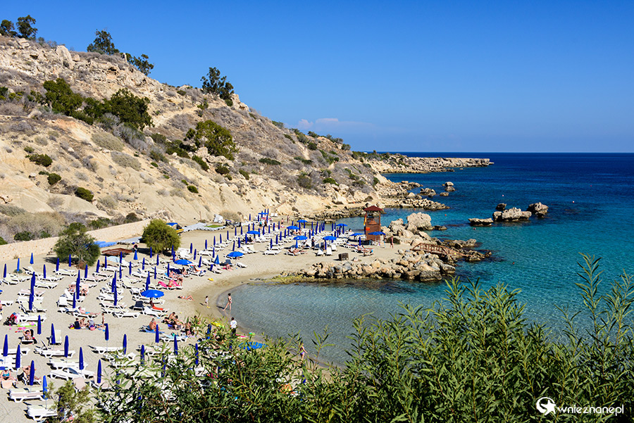 Cypr jesienią. Wspaniała plaża Konnos Beach na terenie Cape Greko. - foto: wnieznane.pl Cypr jesienią. Wspaniała plaża Konnos Beach na terenie Cape Greko. - foto: wnieznane.pl