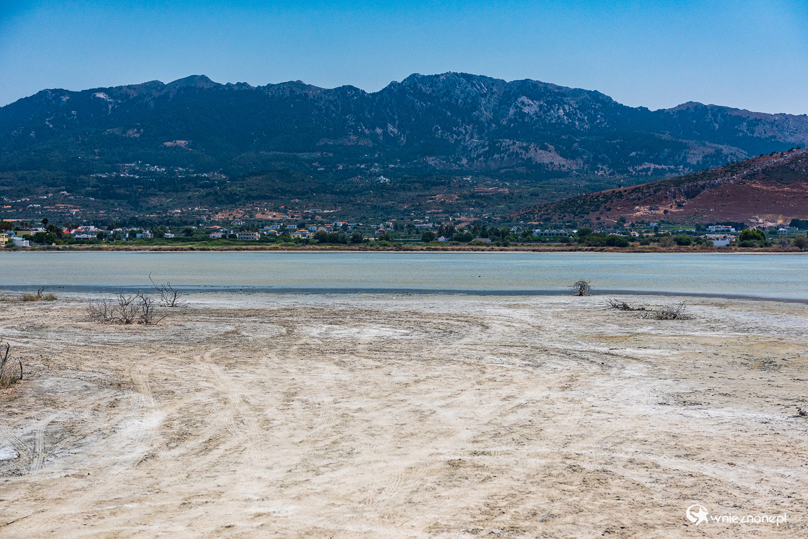 Kos. Słone jezioro Alikes. - foto: wnieznane.pl Kos. Słone jezioro Alikes. - foto: wnieznane.pl