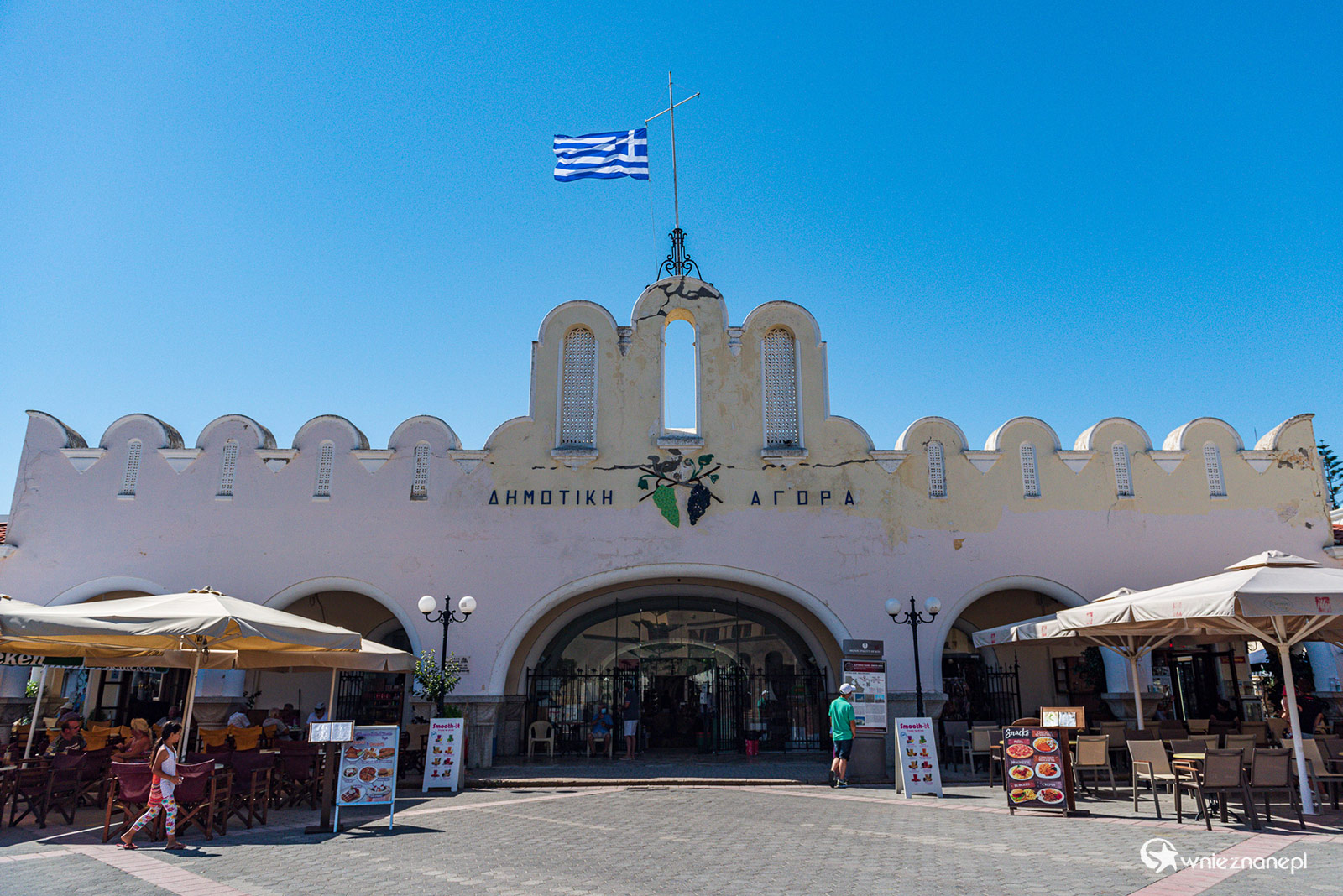 Kos. Hala targowa przy placu Eleftherias w stolicy wyspy. - foto: wnieznane.pl Kos. Hala targowa przy placu Eleftherias w stolicy wyspy. - foto: wnieznane.pl