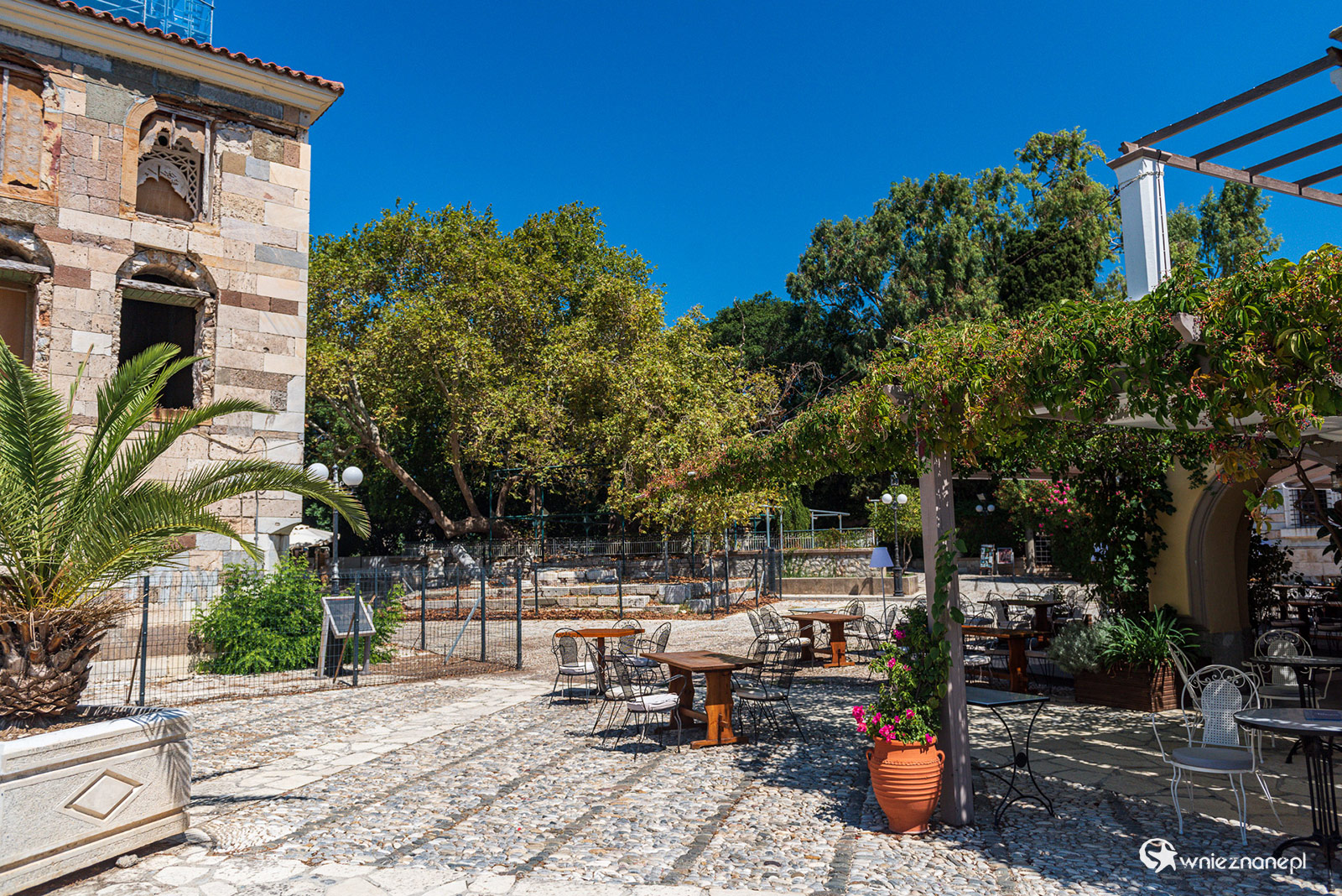 Kos. Dzielnica żydowska w stolicy wyspy. - foto: wnieznane.pl Kos. Dzielnica żydowska w stolicy wyspy. - foto: wnieznane.pl