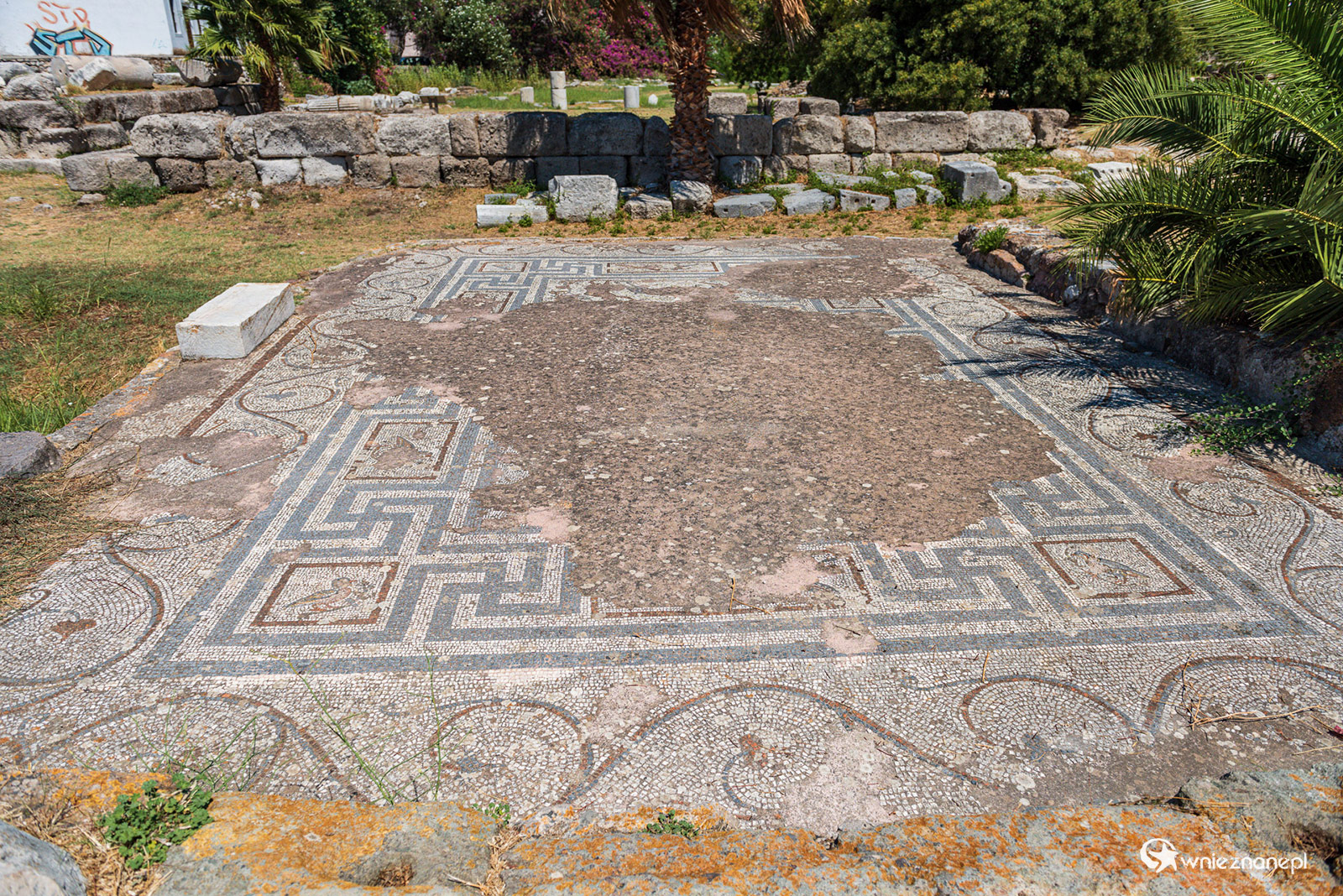 Kos. Stanowisko archeologiczne z mozaikami w stolicy wyspy. - foto: wnieznane.pl Kos. Stanowisko archeologiczne z mozaikami w stolicy wyspy. - foto: wnieznane.pl