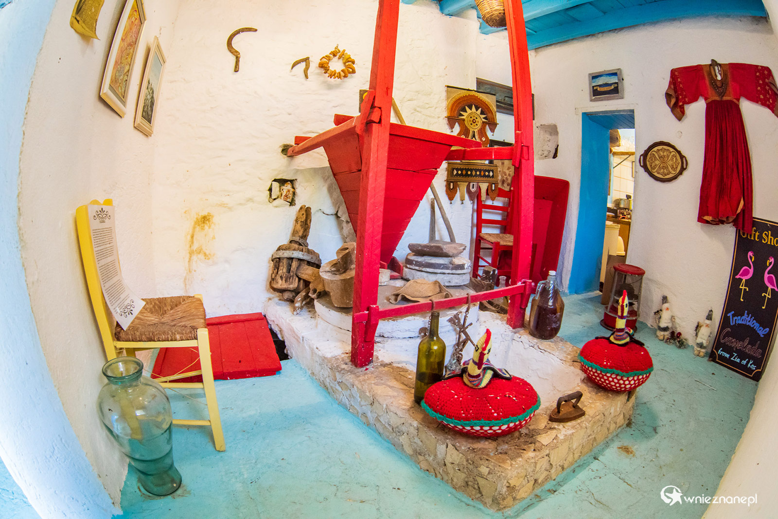 Kos. Wciąż działający młyn wodny w kawiarni Watermill of Zia. - foto: wnieznane.pl Kos. Wciąż działający młyn wodny w kawiarni Watermill of Zia. - foto: wnieznane.pl