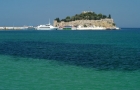 Miasto Kusadasi. Słynna Pigeon Island (Ptasia Wyspa, Gołębia Wyspa) na tle pięknego koloru wody. - foto: wnieznane.pl Miasto Kusadasi. Słynna Pigeon Island (Ptasia Wyspa, Gołębia Wyspa) na tle pięknego koloru wody. - foto: wnieznane.pl
