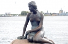 Kopenhaga. Pomnik Małej Syrenki. - foto: wnieznane.pl Kopenhaga. Pomnik Małej Syrenki. - foto: wnieznane.pl