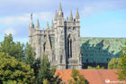 Trondheim. Katedra Nidaros. - foto: wnieznane.pl Trondheim. Katedra Nidaros. - foto: wnieznane.pl