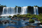 Brazylia. Parque Nacional Do Iguacu. Lejące się sturmienie wody robią duże wrażenie. - foto: wnieznane.pl Brazylia. Parque Nacional Do Iguacu. Lejące się sturmienie wody robią duże wrażenie. - foto: wnieznane.pl