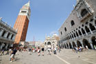 Wenecja. Piazzetta di San Marco. Po prawej Palazzo Ducale, w głębi Basilica San Marco i Torre dell' Orologio, po lewej Campanile di San Marco. - foto: wnieznane.pl Wenecja. Piazzetta di San Marco. Po prawej Palazzo Ducale, w głębi Basilica San Marco i Torre dell' Orologio, po lewej Campanile di San Marco. - foto: wnieznane.pl