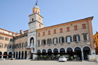 Modena. Piazza Grande i ratusz. - foto: wnieznane.pl Modena. Piazza Grande i ratusz. - foto: wnieznane.pl