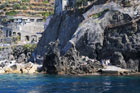 Cinque Terre. Skaliste wybrzeże Morza Śródziemnego w miejscowości Manarola. - foto: wnieznane.pl Cinque Terre. Skaliste wybrzeże Morza Śródziemnego w miejscowości Manarola. - foto: wnieznane.pl