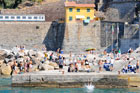 Cinque Terre. Skaliste wybrzeże Morza Śródziemnego. Miejscowość Vernazza. - foto: wnieznane.pl Cinque Terre. Skaliste wybrzeże Morza Śródziemnego. Miejscowość Vernazza. - foto: wnieznane.pl