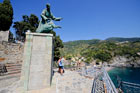 Cinque Terre. Pomnik w Monterosso. - foto: wnieznane.pl Cinque Terre. Pomnik w Monterosso. - foto: wnieznane.pl