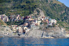 Cinque Terre. Vernazza widziana od strony morza. - foto: wnieznane.pl Cinque Terre. Vernazza widziana od strony morza. - foto: wnieznane.pl