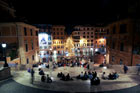 Rzym. Widok ze schodów hiszpańskich na Piazza di Spagna. - foto: wnieznane.pl Rzym. Widok ze schodów hiszpańskich na Piazza di Spagna. - foto: wnieznane.pl