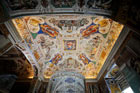 Watykan. Bogato zdobione sklepienie w muzeach watykańskich. - foto: wnieznane.pl Watykan. Bogato zdobione sklepienie w muzeach watykańskich. - foto: wnieznane.pl