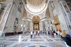 Watykan. Przepiękne wnętrze Bazyliki św. Piotra w Watykanie. - foto: wnieznane.pl Watykan. Przepiękne wnętrze Bazyliki św. Piotra w Watykanie. - foto: wnieznane.pl