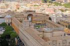 Watykan. Widok na budynki, w których mieszczą się muzea watykańskie. - foto: wnieznane.pl Watykan. Widok na budynki, w których mieszczą się muzea watykańskie. - foto: wnieznane.pl