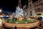 Rzym. Fontanna Czterech Rzek (Fontana dei Quattro Fiumi) na Piazza Navona. - foto: wnieznane.pl Rzym. Fontanna Czterech Rzek (Fontana dei Quattro Fiumi) na Piazza Navona. - foto: wnieznane.pl