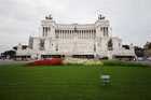 Rzym. Ołtarz Ojczyzny - pomnik Wiktora Emanuela II na Piazza Venezia. - foto: wnieznane.pl Rzym. Ołtarz Ojczyzny - pomnik Wiktora Emanuela II na Piazza Venezia. - foto: wnieznane.pl