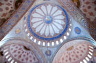 Stambuł. Dlaczego Błękitny Meczet? Wystarczy spojrzeć ku górze. - foto: wnieznane.pl Stambuł. Dlaczego Błękitny Meczet? Wystarczy spojrzeć ku górze. - foto: wnieznane.pl