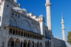 Stambuł. Okazałe, strzeliste minarety są integralną częścią Meczetu Sulejmana. - foto: wnieznane.pl Stambuł. Okazałe, strzeliste minarety są integralną częścią Meczetu Sulejmana. - foto: wnieznane.pl