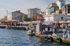 Stambuł. Tuż przy moście Galaty możemy kupić także... wędkę. - foto: wnieznane.pl Stambuł. Tuż przy moście Galaty możemy kupić także... wędkę. - foto: wnieznane.pl