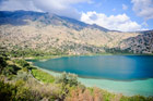Wyspa Kreta. Jezioro Kourna o poranku. - foto: wnieznane.pl Wyspa Kreta. Jezioro Kourna o poranku. - foto: wnieznane.pl