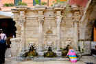 Wyspa Kreta. Zabytkowa Fontanna Rimondi w Rethymnonie. - foto: wnieznane.pl Wyspa Kreta. Zabytkowa Fontanna Rimondi w Rethymnonie. - foto: wnieznane.pl