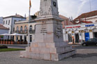 Portugalia. Algarve. Obelisk przy Avenida da República w Faro. - foto: wnieznane.pl Portugalia. Algarve. Obelisk przy Avenida da República w Faro. - foto: wnieznane.pl