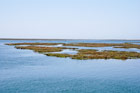 Portugalia. Algarve. Park Naturalny Ria Formosa tworzy sieć niezliczonej ilości wysepek. - foto: wnieznane.pl Portugalia. Algarve. Park Naturalny Ria Formosa tworzy sieć niezliczonej ilości wysepek. - foto: wnieznane.pl