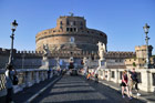 Rzym. Most św. Anioła. W tle Zamek św. Anioła. - foto: wnieznane.pl Rzym. Most św. Anioła. W tle Zamek św. Anioła. - foto: wnieznane.pl