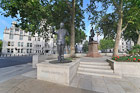 Londyn. Pomnik Nelsona Mandeli na Parliament Square. - foto: wnieznane.pl Londyn. Pomnik Nelsona Mandeli na Parliament Square. - foto: wnieznane.pl