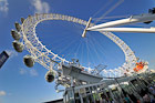 Londyn. London Eye w całej okazałości. - foto: wnieznane.pl Londyn. London Eye w całej okazałości. - foto: wnieznane.pl