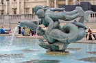 Londyn. Fontanna na Trafalgar Square. - foto: wnieznane.pl Londyn. Fontanna na Trafalgar Square. - foto: wnieznane.pl