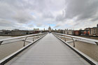 Londyn. Panorama miasta widziana z Millenium Bridge. - foto: wnieznane.pl Londyn. Panorama miasta widziana z Millenium Bridge. - foto: wnieznane.pl